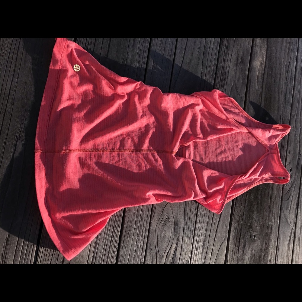Lululemon bright coral tank, size 4